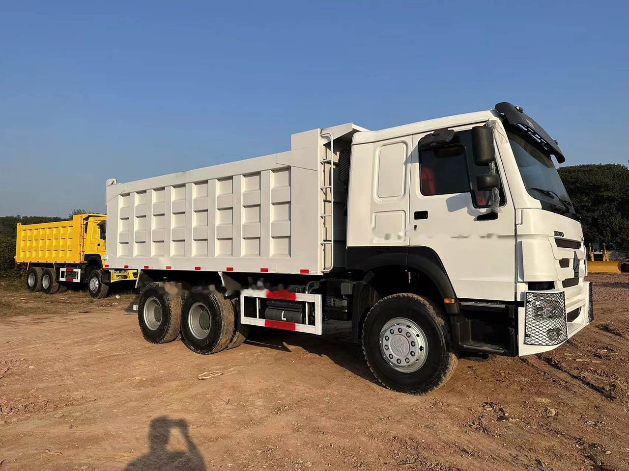 SINOTRUK HOWO HOWO 371 6x4 - Самосвал: фото 5 SINOTRUK HOWO HOWO 371 6x4 - Самосвал: фото 5