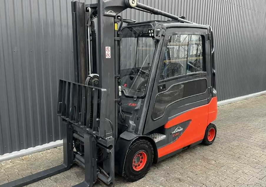 Linde E30L-01 - Электропогрузчик: фото 1 Linde E30L-01 - Электропогрузчик: фото 1