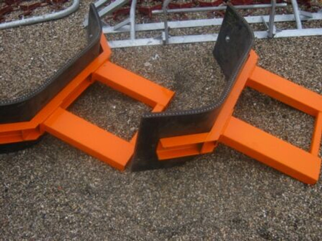 Rubberschuif met lepelinsteek - Отвал для снега: фото 1