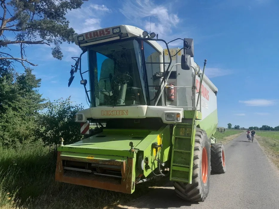 Зерноуборочный комбайн CLAAS LEXION 450: фото 1 Зерноуборочный комбайн CLAAS LEXION 450: фото 1