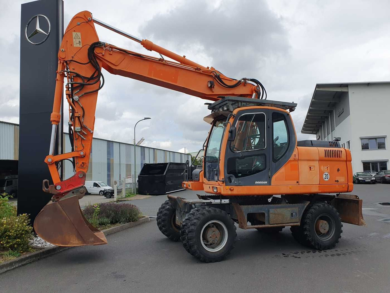 Doosan DX190W / 2008 / 12.349h / 1x Tieflöffel - Колёсный экскаватор: фото 2 Doosan DX190W / 2008 / 12.349h / 1x Tieflöffel - Колёсный экскаватор: фото 2