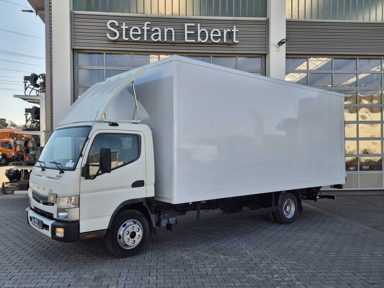 FUSO Mitsubishi Canter 7C18 Koffer LBW Spoiler Klima - Фургон с закрытым кузовом: фото 3 FUSO Mitsubishi Canter 7C18 Koffer LBW Spoiler Klima - Фургон с закрытым кузовом: фото 3