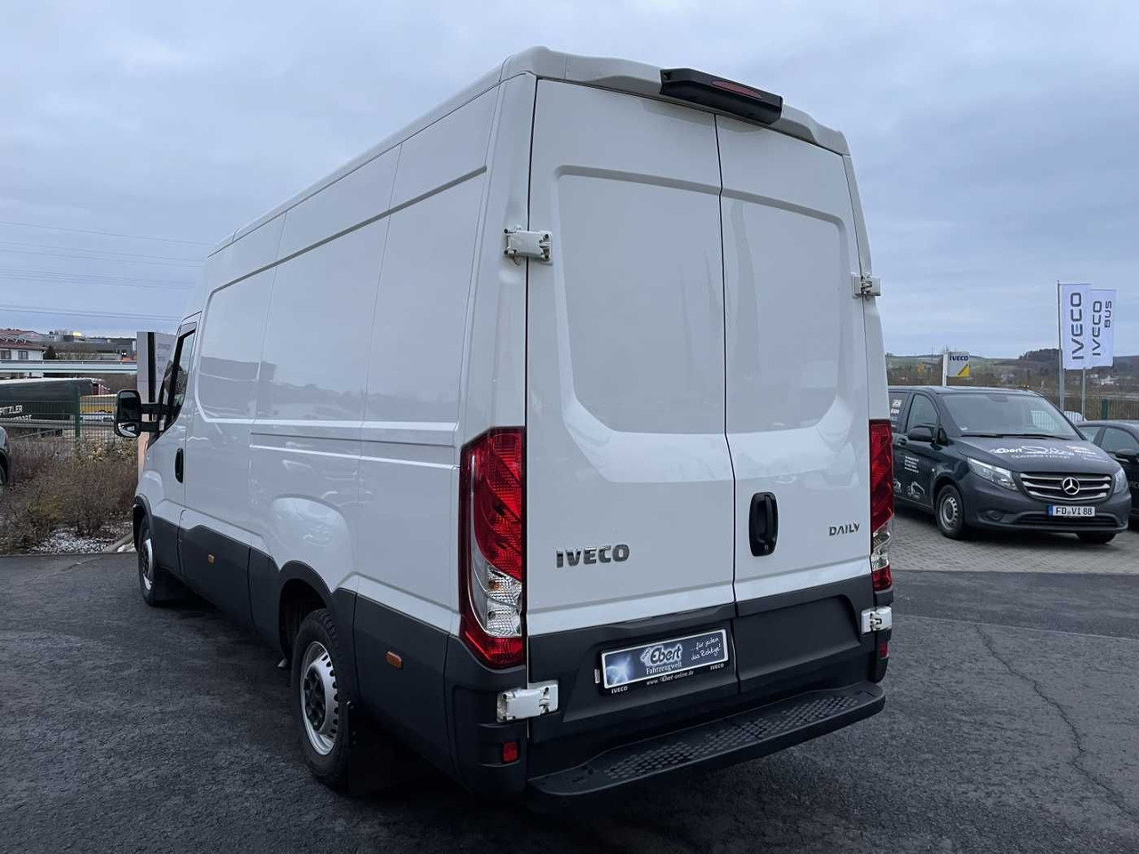 Iveco Daily 35S16 *Klima*L3.520mm* - Цельнометаллический фургон: фото 4 Iveco Daily 35S16 *Klima*L3.520mm* - Цельнометаллический фургон: фото 4