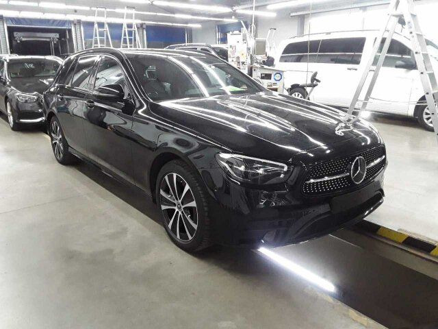 Mercedes-Benz E 300 T de 4M AMG+AHK+Distr+Burm+ R-Kamera+Carpl - Легковой автомобиль: фото 2 Mercedes-Benz E 300 T de 4M AMG+AHK+Distr+Burm+ R-Kamera+Carpl - Легковой автомобиль: фото 2