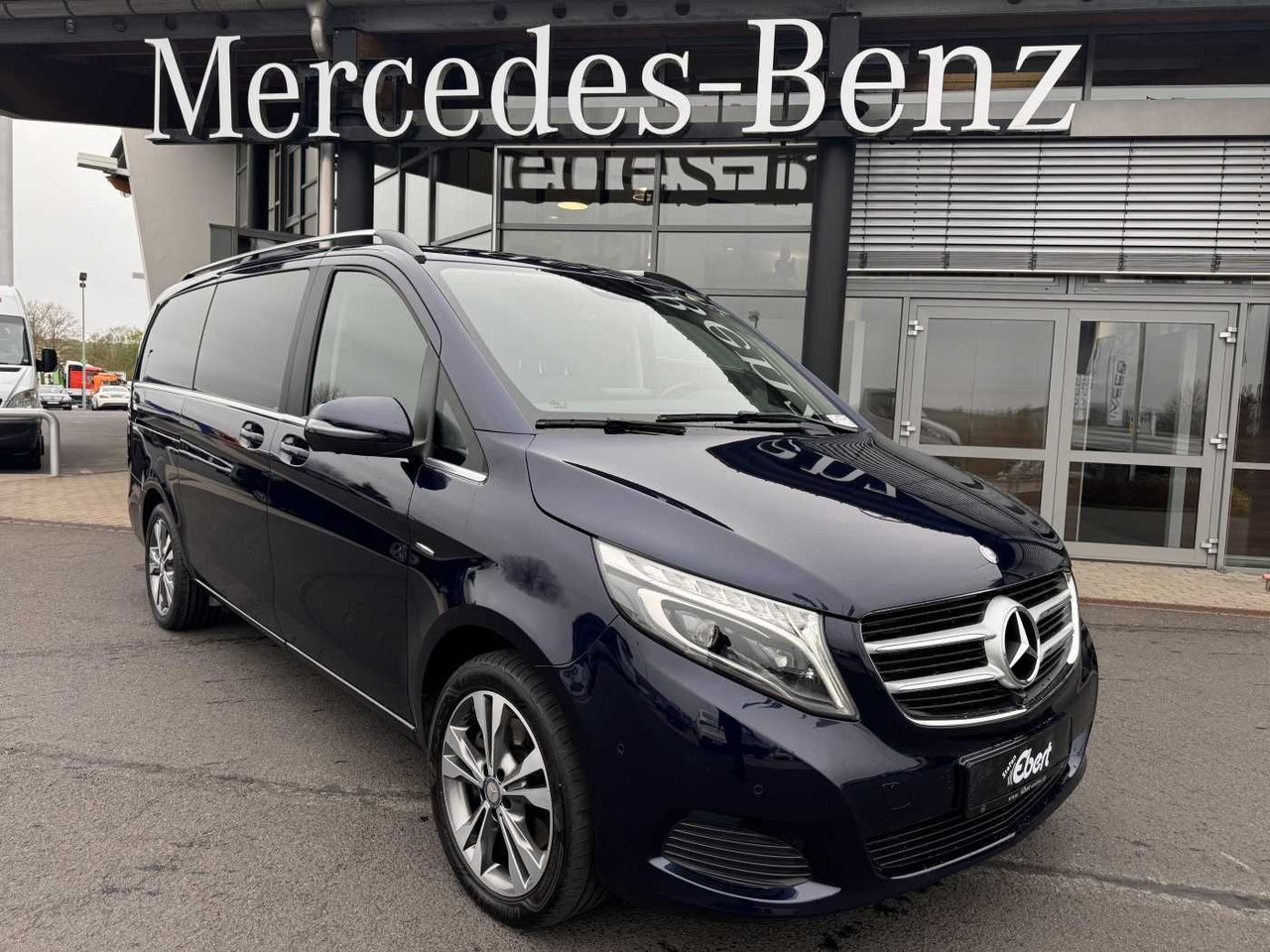 Mercedes-Benz V 250 d AVA ED 4MATIC Panorama Tisch 360 Sound - Легковой автомобиль: фото 1 Mercedes-Benz V 250 d AVA ED 4MATIC Panorama Tisch 360 Sound - Легковой автомобиль: фото 1