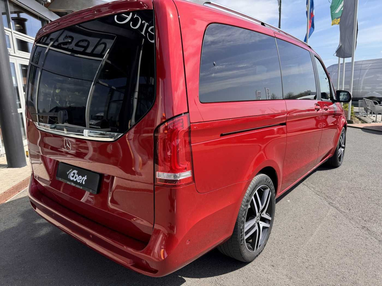 Mercedes-Benz V 300 d AVA ED Tisch AHK DISTRONIC 360 7Sitze - Легковой автомобиль: фото 4 Mercedes-Benz V 300 d AVA ED Tisch AHK DISTRONIC 360 7Sitze - Легковой автомобиль: фото 4