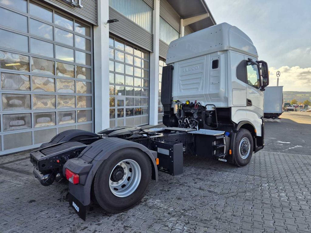 Iveco AS440X49T/P ON 4x4 HI-TRACTION Intarder 2x Bett  в лизинг Iveco AS440X49T/P ON 4x4 HI-TRACTION Intarder 2x Bett: фото 9