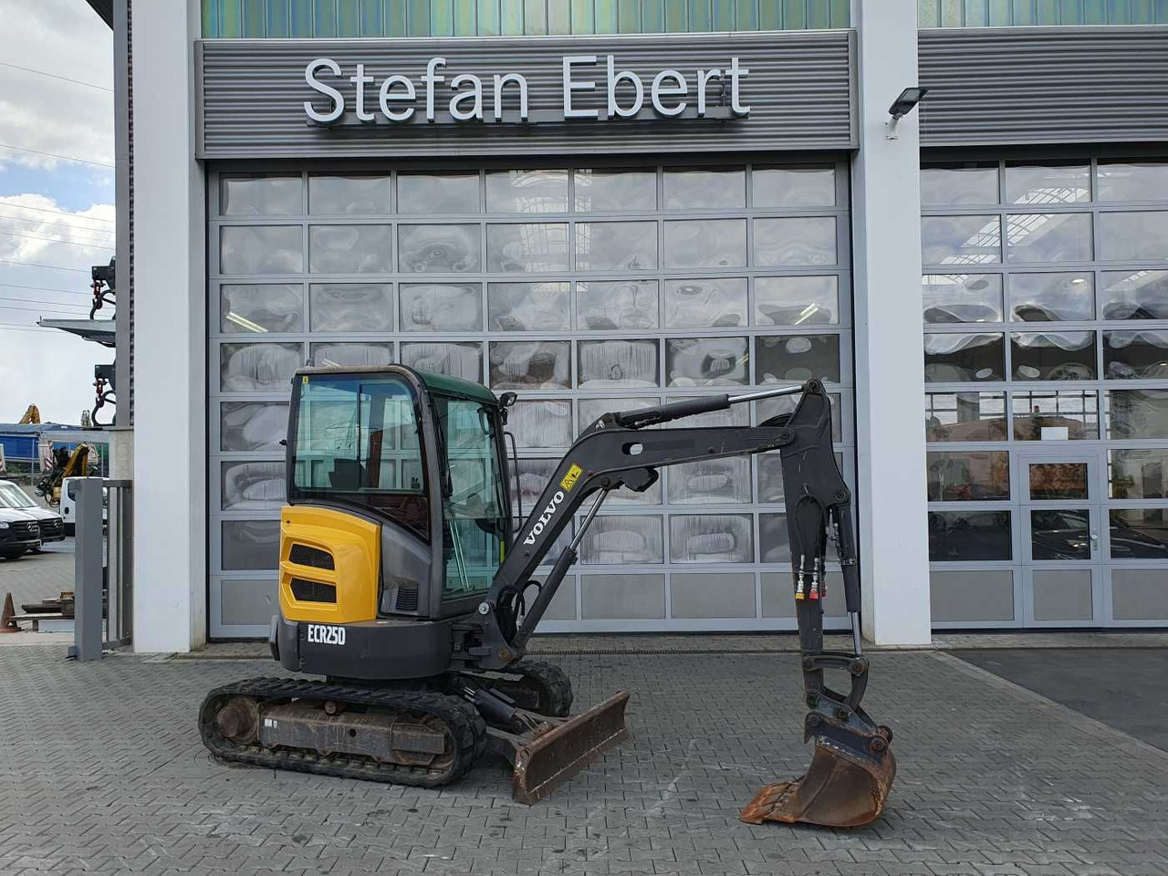 Volvo ECR25D / nur 2.974h! / 1x Tieflöffel / 2016 - Мини-экскаватор: фото 1 Volvo ECR25D / nur 2.974h! / 1x Tieflöffel / 2016 - Мини-экскаватор: фото 1