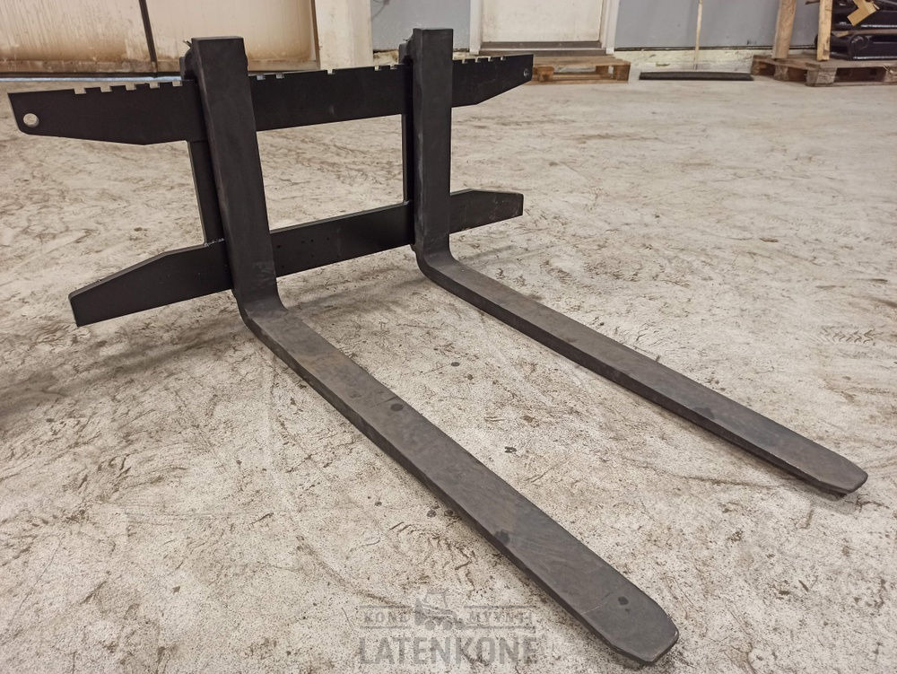 Вилы для Строительной техники Laten Trukkipiikit 1600kg 1100mm/1000mm 2A Avant: фото 1 Вилы для Строительной техники Laten Trukkipiikit 1600kg 1100mm/1000mm 2A Avant: фото 1