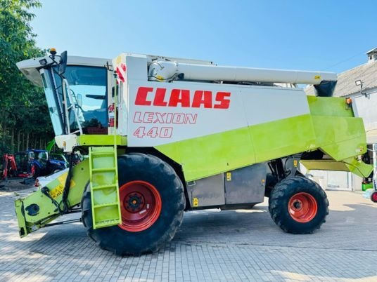 Claas LEXION 440 - Зерноуборочный комбайн: фото 1