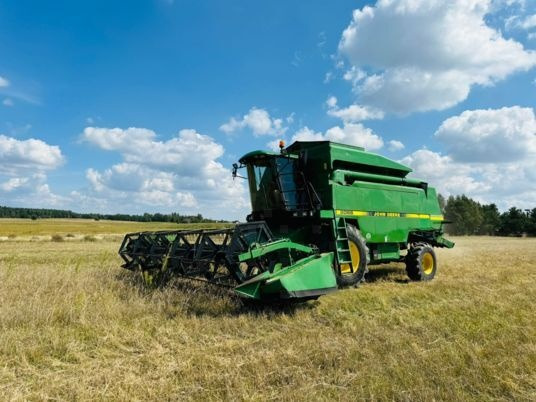 John Deere 2066 - Зерноуборочный комбайн: фото 1