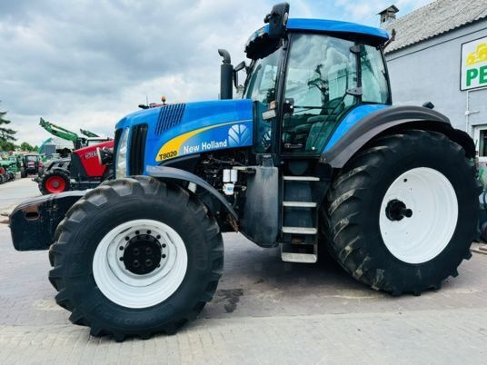 New Holland T8020 - Трактор: фото 1 New Holland T8020 - Трактор: фото 1