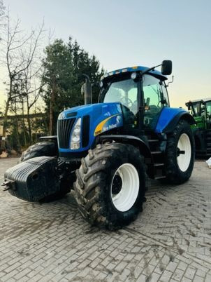 New Holland T8040 - Трактор: фото 1 New Holland T8040 - Трактор: фото 1