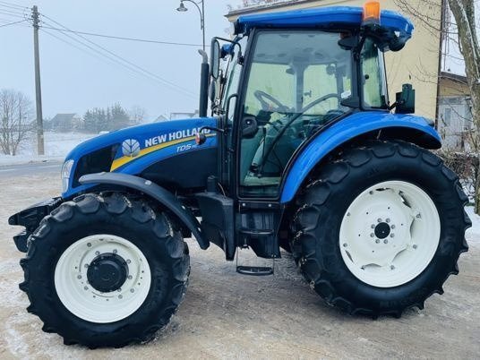 New Holland TD5.115 - Трактор: фото 1 New Holland TD5.115 - Трактор: фото 1