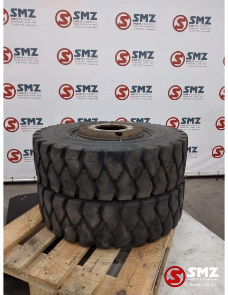 Bridgestone Occ industrieband Bridgestone 8.25-15 - Шина для Грузовиков: фото 1 Bridgestone Occ industrieband Bridgestone 8.25-15 - Шина для Грузовиков: фото 1