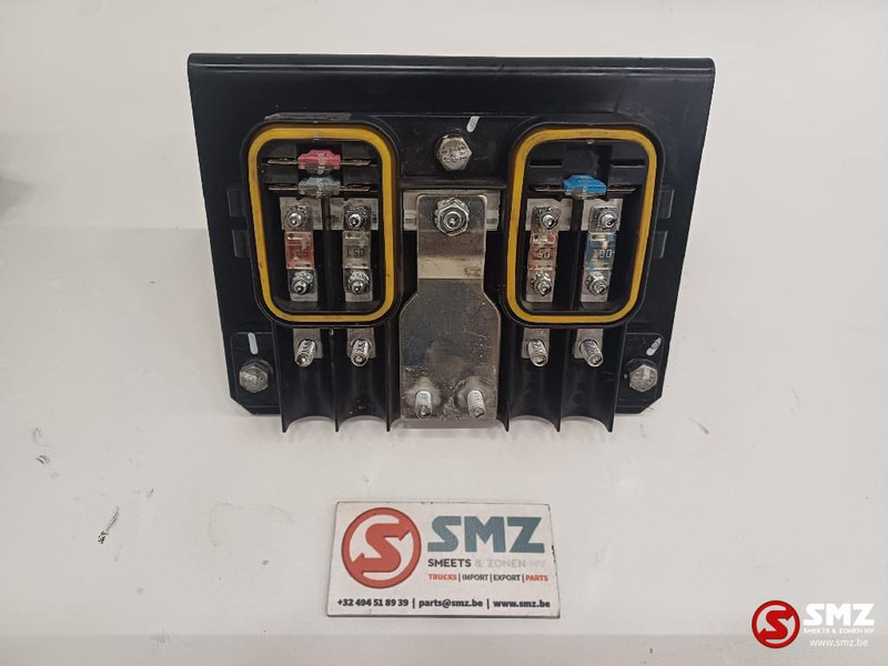 Caterpillar Fuse holder Caterpillar - Электрическая система для Грузовиков: фото 1 Caterpillar Fuse holder Caterpillar - Электрическая система для Грузовиков: фото 1