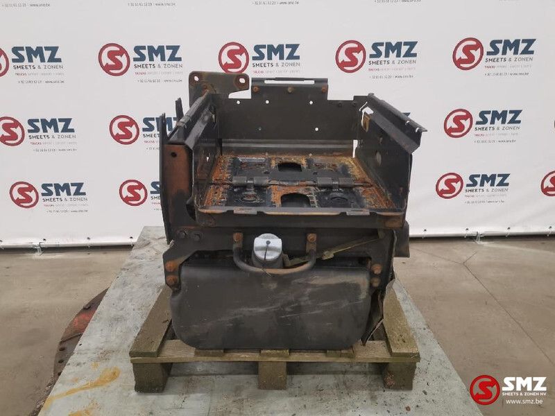 DAF Occ AdBlue tank/ accubak DAF EURO 5 - Топливная система для Грузовиков: фото 1 DAF Occ AdBlue tank/ accubak DAF EURO 5 - Топливная система для Грузовиков: фото 1