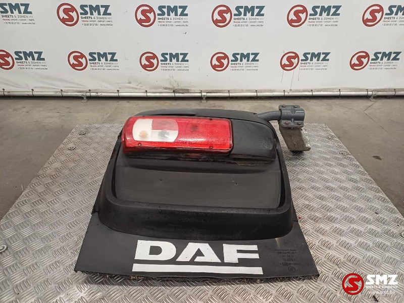 DAF Occ spatbord achteraan links + montagebeugel DAF - Кузов и экстерьер для Грузовиков: фото 1