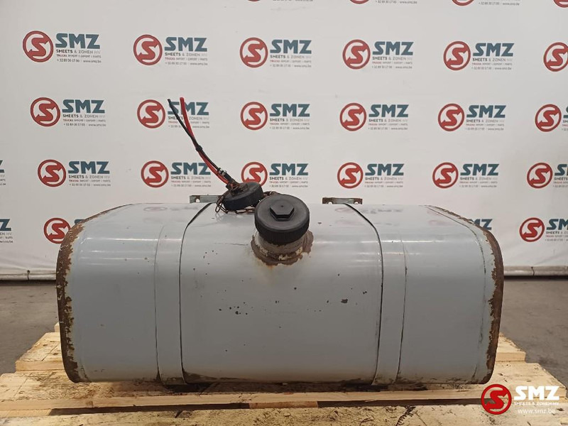 Diversen Occ brandstoftank met steunen 100L - Топливный бак для Грузовиков: фото 1 Diversen Occ brandstoftank met steunen 100L - Топливный бак для Грузовиков: фото 1
