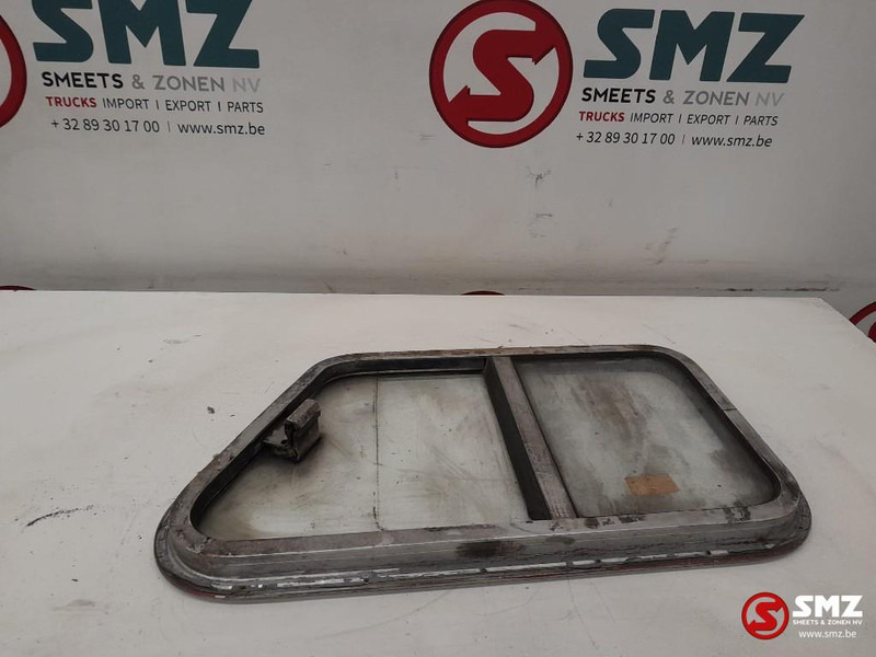 Стекло и запчасти для Грузовиков Diversen Occ schuifraam Gebo: фото 1
