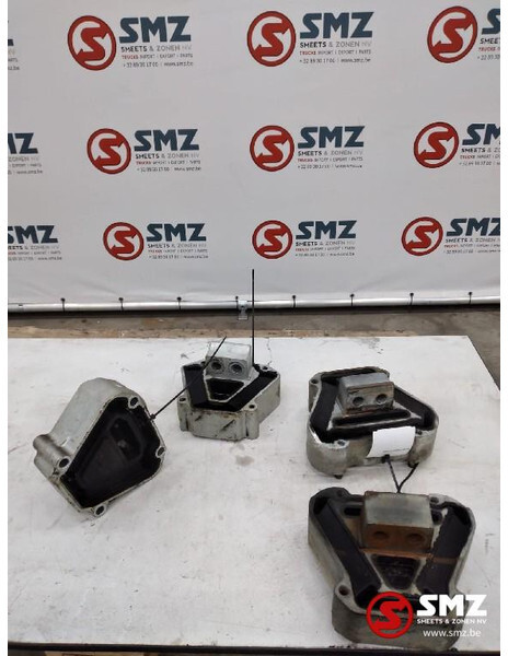 Iveco Occ set motorsteunen Iveco Trakker 41219893 412198 - Подушка двигателя для Грузовиков: фото 1 Iveco Occ set motorsteunen Iveco Trakker 41219893 412198 - Подушка двигателя для Грузовиков: фото 1