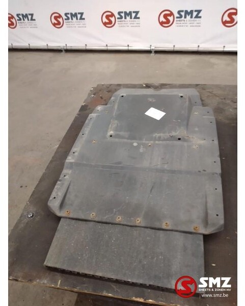 MAN Occ voorste links/rechts spatbord MAN TGX 81612100 - Рама/ Шасси для Грузовиков: фото 1