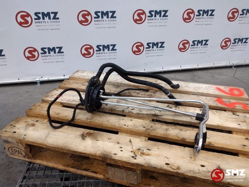 Mercedes-Benz Occ AdBlue tankvlotter Mercedes Actros MP4 - Бак для AdBlue для Грузовиков: фото 1 Mercedes-Benz Occ AdBlue tankvlotter Mercedes Actros MP4 - Бак для AdBlue для Грузовиков: фото 1