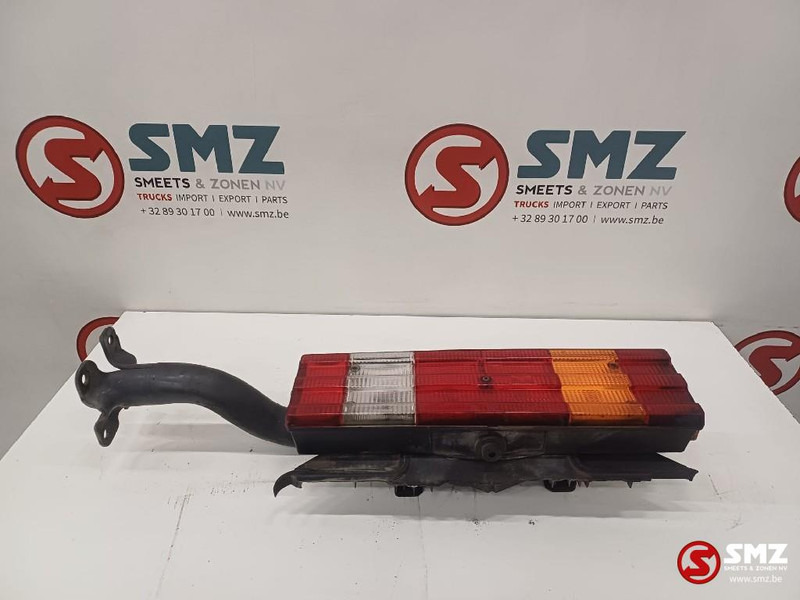 Mercedes-Benz Occ achterlicht rechts + steun Mercedes - Задний фонарь для Грузовиков: фото 1 Mercedes-Benz Occ achterlicht rechts + steun Mercedes - Задний фонарь для Грузовиков: фото 1