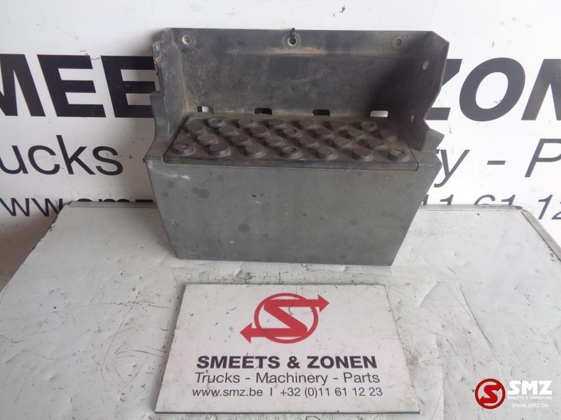 Mercedes-Benz Occ opstapbak links - Боковая подножка для Грузовиков: фото 1