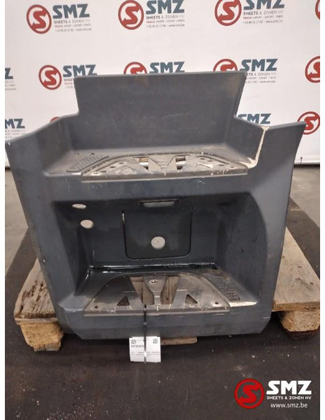 Mercedes-Benz Occ opstapbak links Mercedes - Кабина и интерьер для Грузовиков: фото 1