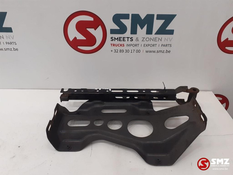 Mercedes-Benz Occ spatbordsteun rechtsvoor met sideskirtsteun Me - Кузов и экстерьер для Грузовиков: фото 1