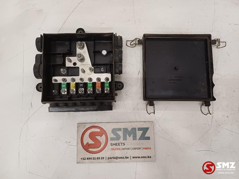 Mercedes-Benz Occ zekeringskast Mercedes - Электрическая система для Грузовиков: фото 1 Mercedes-Benz Occ zekeringskast Mercedes - Электрическая система для Грузовиков: фото 1