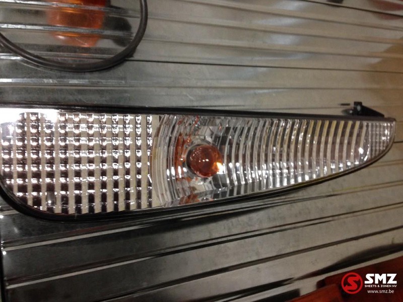 Mercedes-Benz Pinker rechts Mercedes axor - Поворотный сигнал для Грузовиков: фото 1 Mercedes-Benz Pinker rechts Mercedes axor - Поворотный сигнал для Грузовиков: фото 1