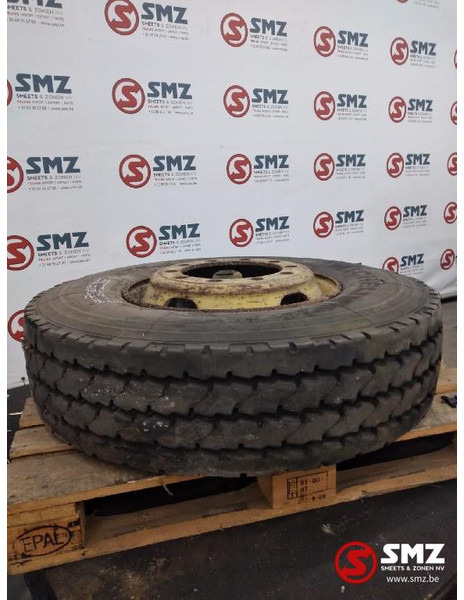 Michelin Occ vrachtwagenband Michelin 12R22.5 - Шина для Грузовиков: фото 1 Michelin Occ vrachtwagenband Michelin 12R22.5 - Шина для Грузовиков: фото 1