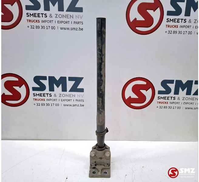 Renault Occ spatbordsteun achteraan Renault - Кузов и экстерьер для Грузовиков: фото 1 Renault Occ spatbordsteun achteraan Renault - Кузов и экстерьер для Грузовиков: фото 1