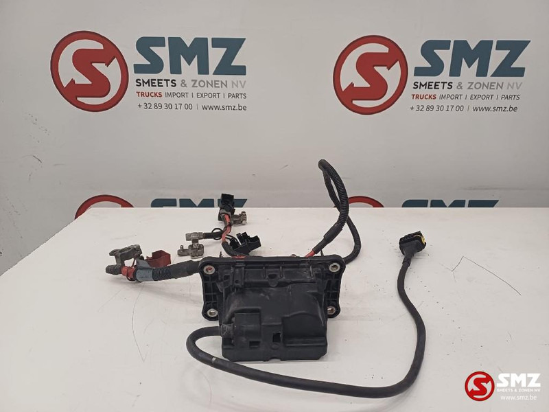 Scania Occ grondschakelaar R94 Scania - Электрическая система для Грузовиков: фото 1 Scania Occ grondschakelaar R94 Scania - Электрическая система для Грузовиков: фото 1
