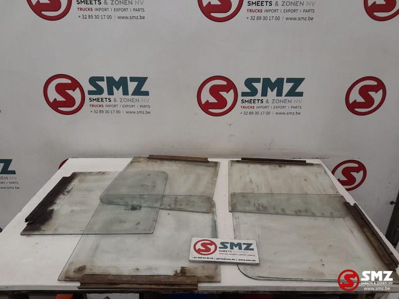 Scania Occ set van 5 deurruiten Scania - Стекло и запчасти для Грузовиков: фото 1 Scania Occ set van 5 deurruiten Scania - Стекло и запчасти для Грузовиков: фото 1