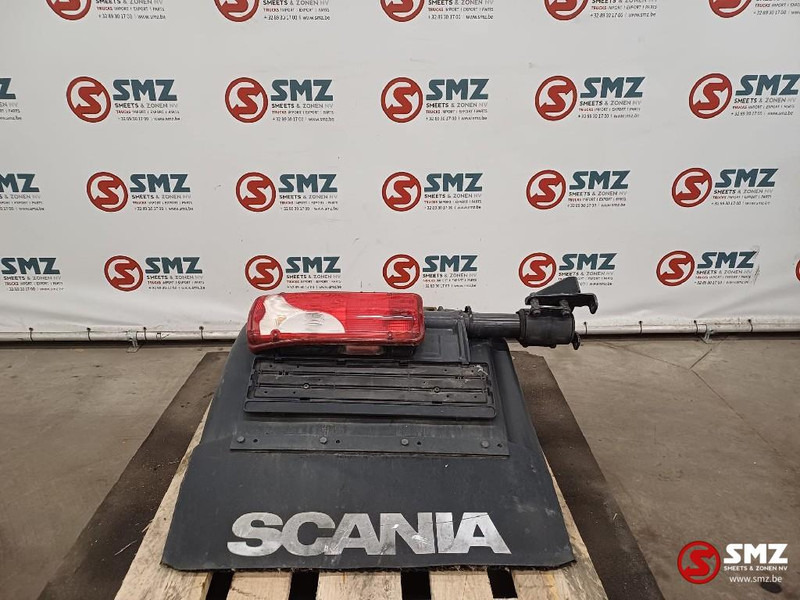 Кузов и экстерьер для Грузовиков Scania Occ spatbord rechtsvooraan / linksachteraan met ho: фото 1