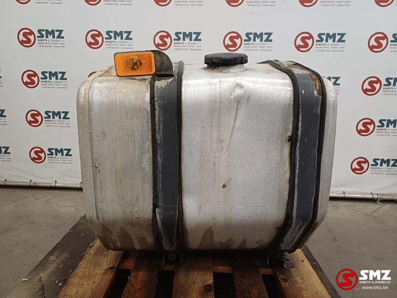 Volvo Occ brandstoftank 300L met steunen Volvo - Топливный бак для Грузовиков: фото 1 Volvo Occ brandstoftank 300L met steunen Volvo - Топливный бак для Грузовиков: фото 1