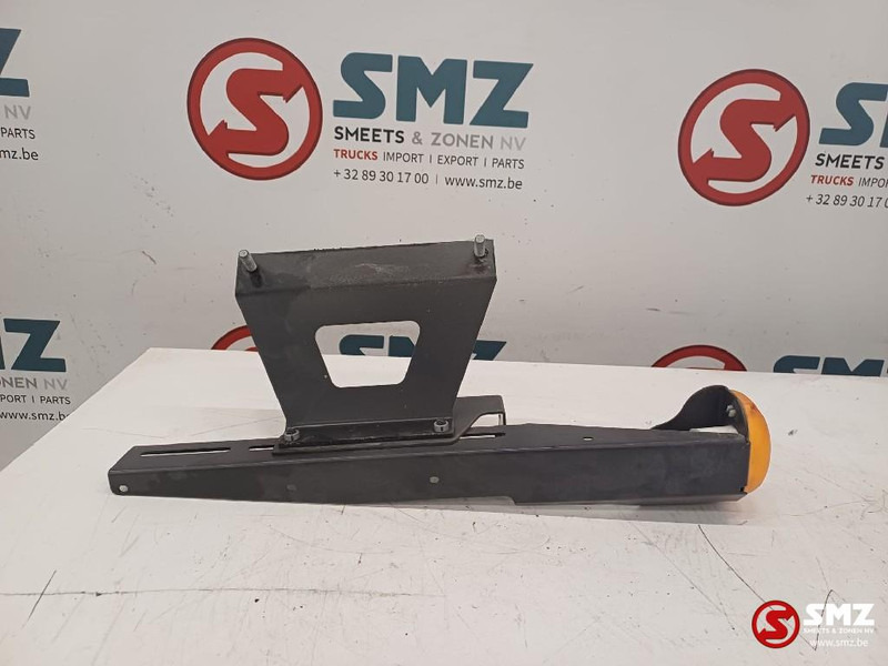 Volvo Occ richtingaanwijzerssteun links Volvo - Рама/ Шасси для Грузовиков: фото 1