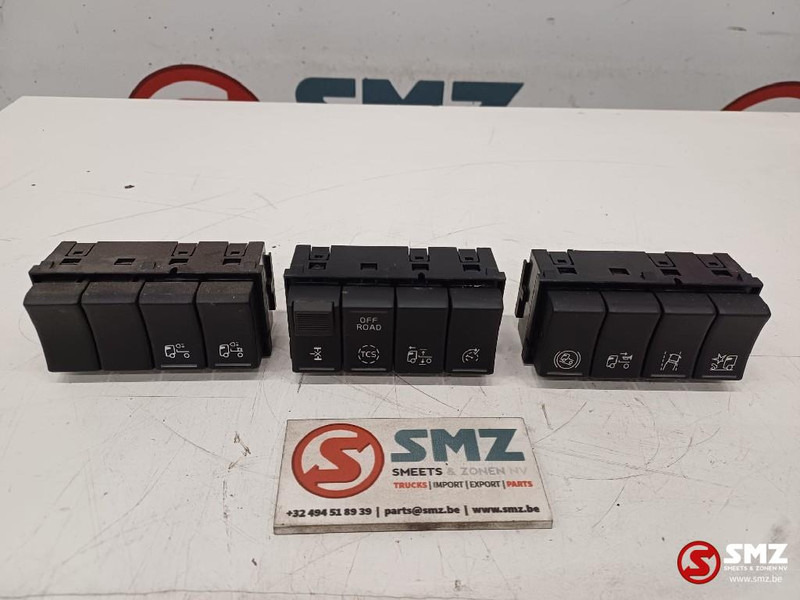 Volvo Occ set van 3 dashbordpanelen Volvo - Электрическая система для Грузовиков: фото 1