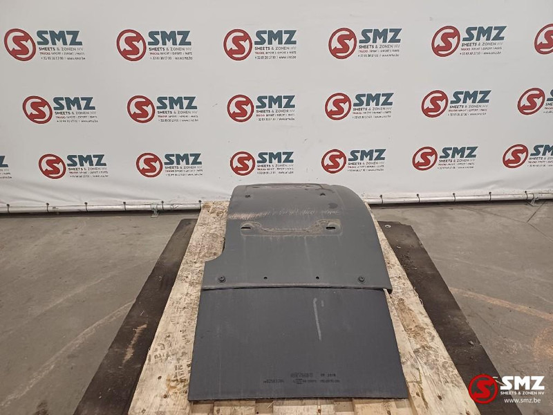 Volvo Occ spatbord cabine achter L/R Volvo - Кузов и экстерьер для Грузовиков: фото 1