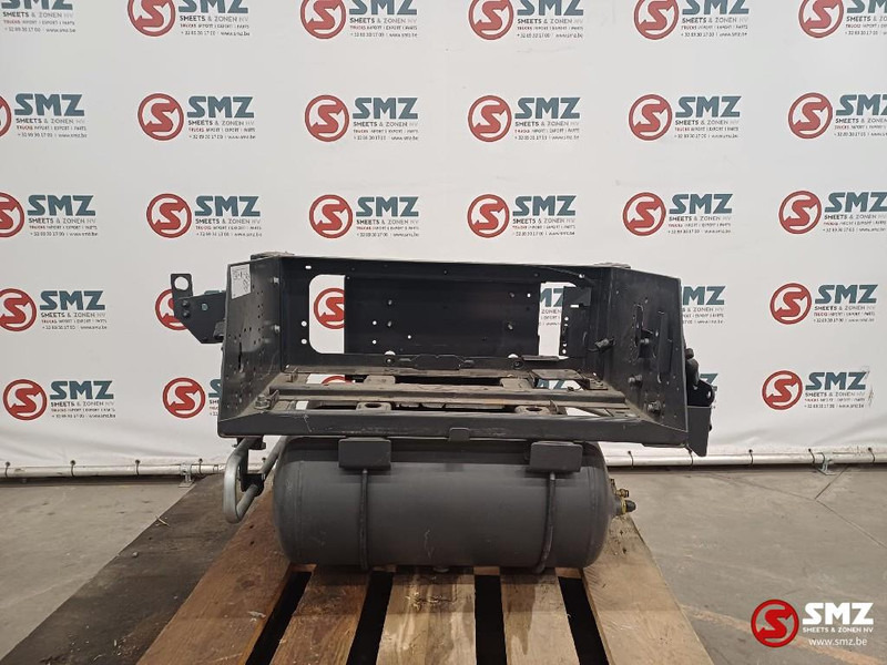 Volvo Occ batterijbak + 2 luchtketels 25L 15Bar Volvo - Запчасти для Грузовиков: фото 1