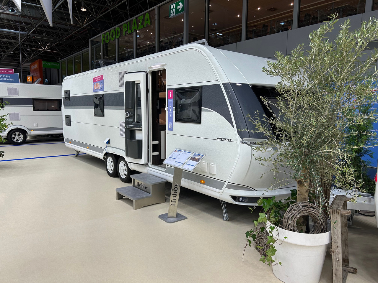 PRESTIGE 720 KWFU - Прицеп дача: фото 1