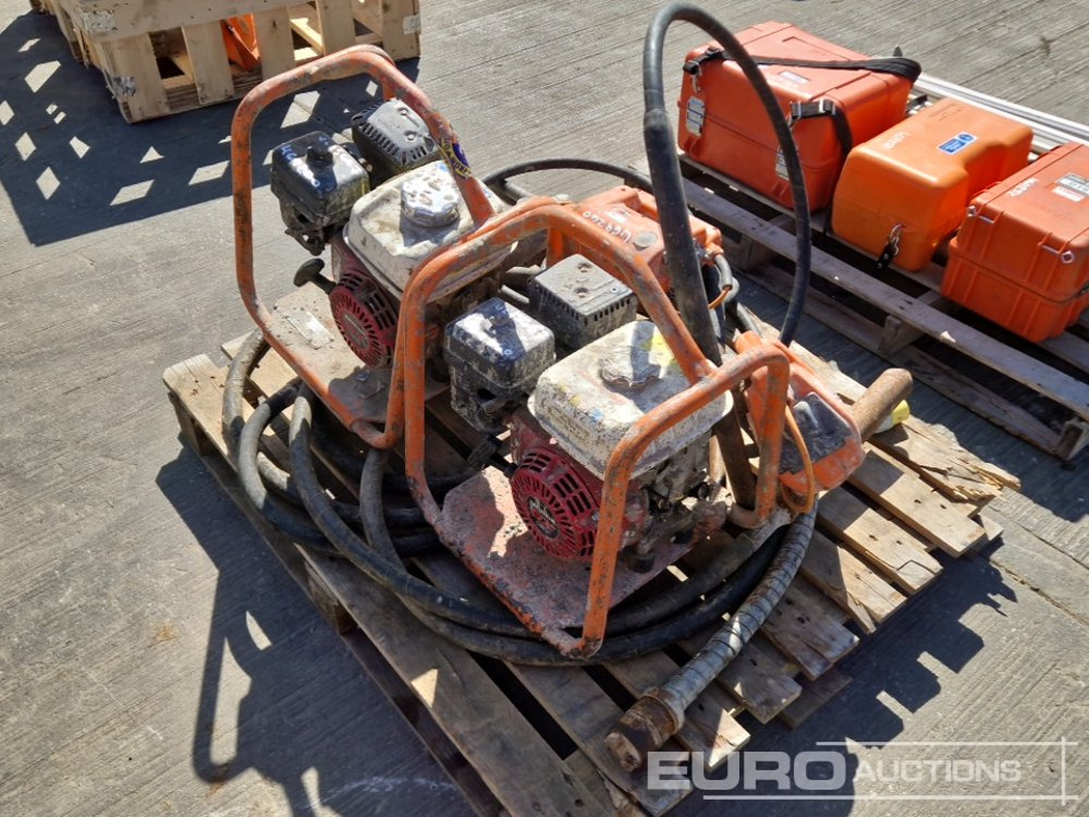 Belle Petrol Vibrating Concrete Poker & Drive (2 of), 110Volt Vibrating Concrete Poker (2 of) - Асфальтоукладочная техника: фото 5 Belle Petrol Vibrating Concrete Poker & Drive (2 of), 110Volt Vibrating Concrete Poker (2 of) - Асфальтоукладочная техника: фото 5