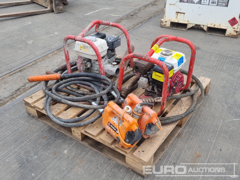 Belle Petrol Vibrating Concrete Poker & Drive (2 of), 110Volt Vibrating Concrete Poker (2 of) - Асфальтоукладочная техника: фото 1 Belle Petrol Vibrating Concrete Poker & Drive (2 of), 110Volt Vibrating Concrete Poker (2 of) - Асфальтоукладочная техника: фото 1
