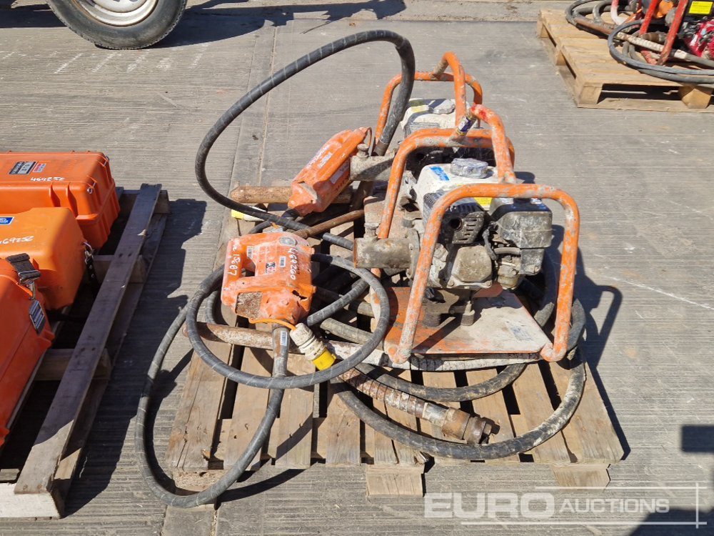 Belle Petrol Vibrating Concrete Poker & Drive (2 of), 110Volt Vibrating Concrete Poker (2 of) - Асфальтоукладочная техника: фото 2 Belle Petrol Vibrating Concrete Poker & Drive (2 of), 110Volt Vibrating Concrete Poker (2 of) - Асфальтоукладочная техника: фото 2
