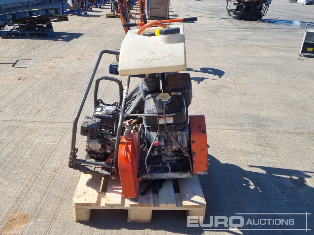 Pallet of Petrol Road Saw, Compaction Plate (Spares), Poker, Breaker - Асфальтоукладочная техника: фото 2 Pallet of Petrol Road Saw, Compaction Plate (Spares), Poker, Breaker - Асфальтоукладочная техника: фото 2