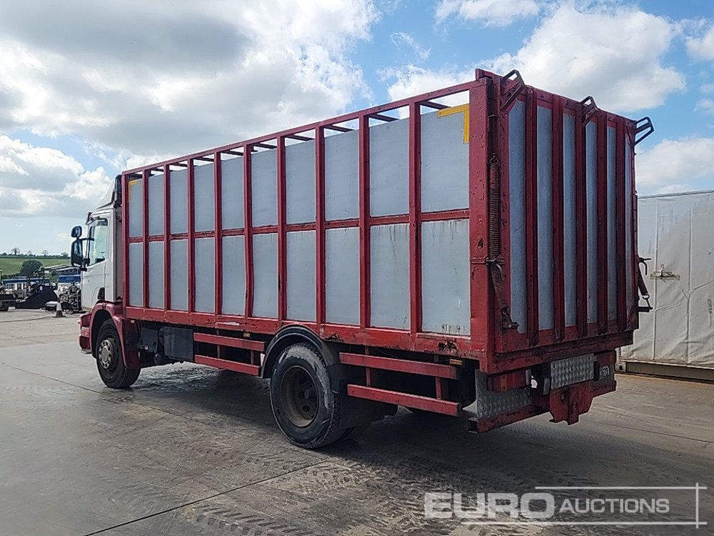 Scania 94D.220 - Грузовик для перевозки животных: фото 3 Scania 94D.220 - Грузовик для перевозки животных: фото 3