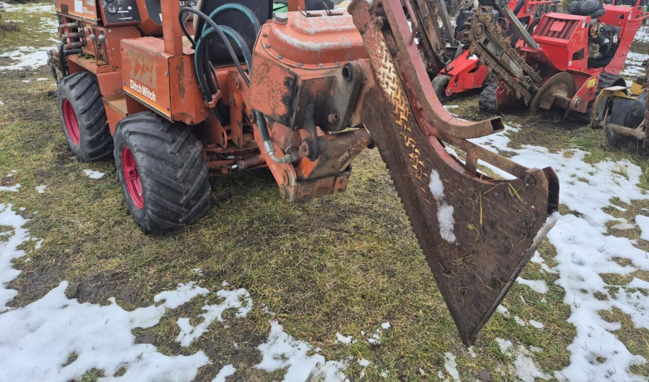 Ditch-Witch 350 SX - Траншеекопатель: фото 1